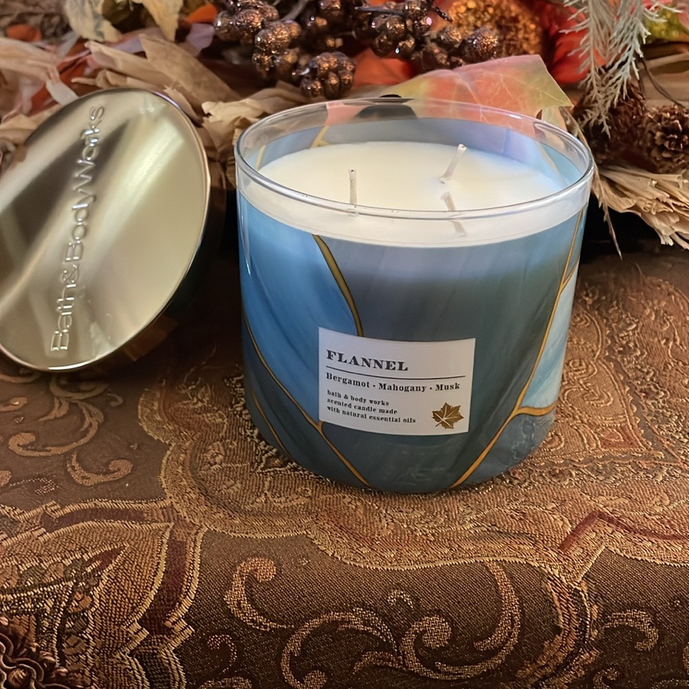✨NWT BBW “Flannel” 3 wick candle Slow Clean burning candle For my Man! Love It!
